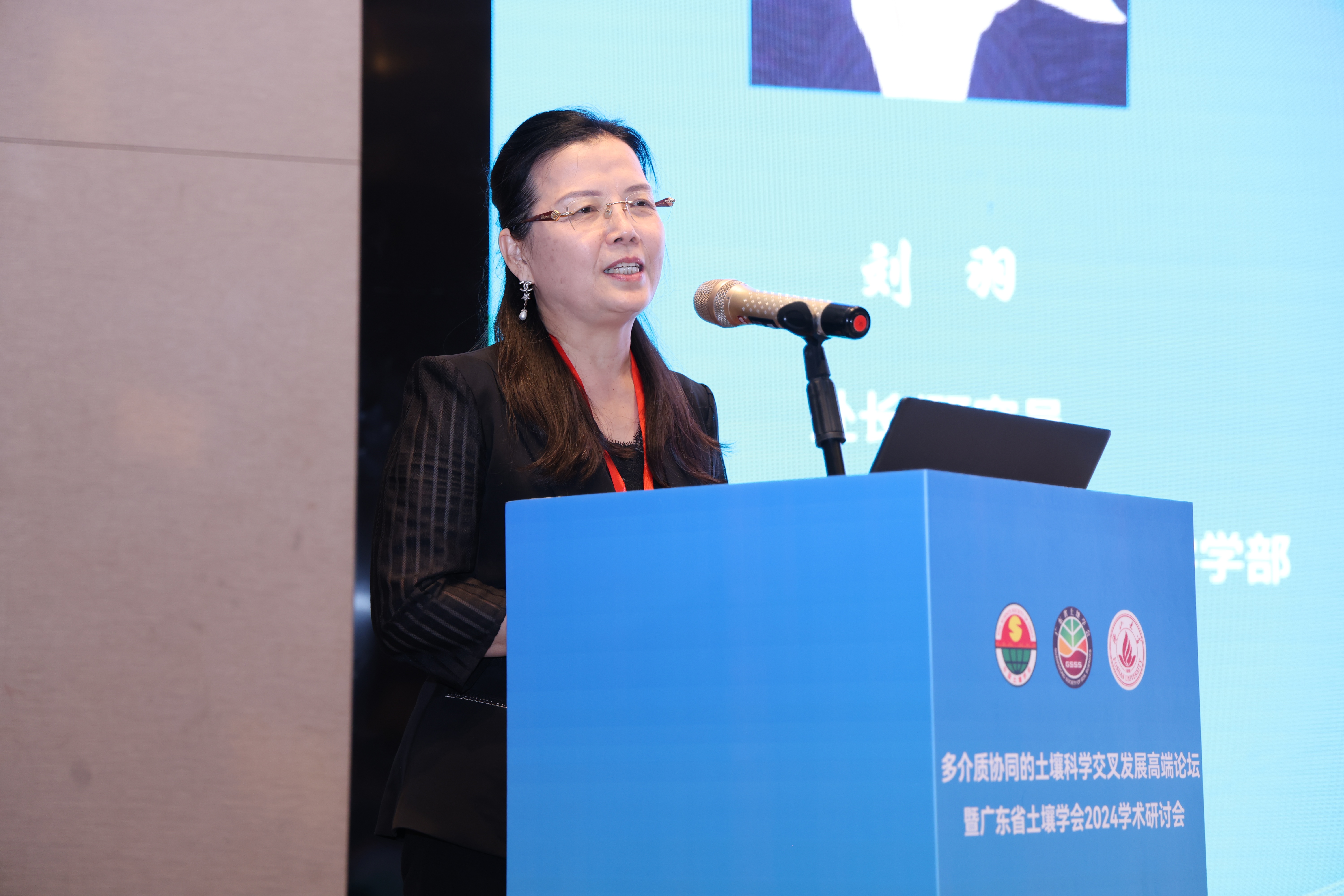 刘羽.jpg